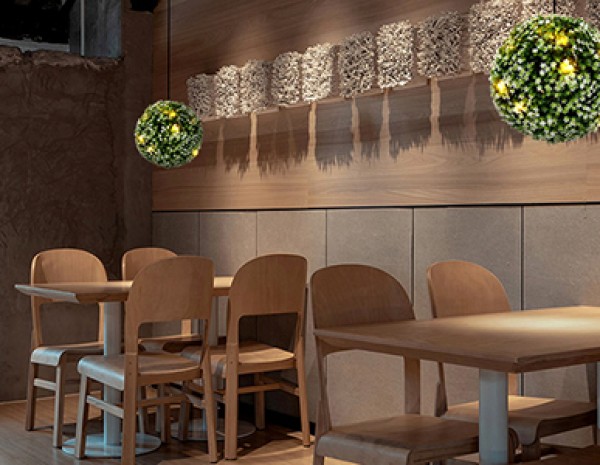 Artificial Topiary for Cafés & Restaurants