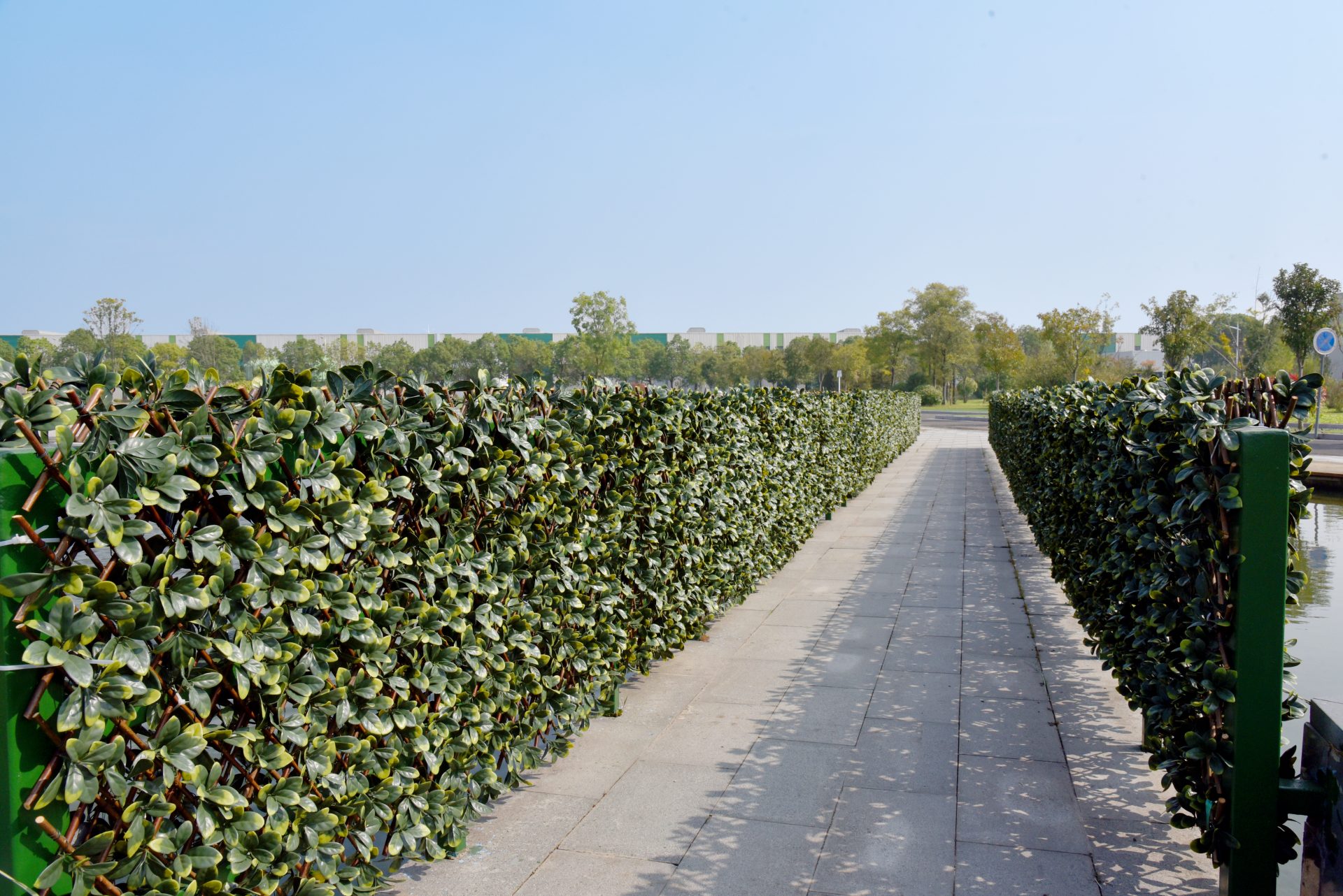 DELICATE ARTIFICIAL FENCE DECORATION