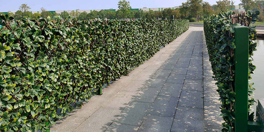How to attach artificial hedges to fence? 3 EdenVert, artificial hedges on metal fence