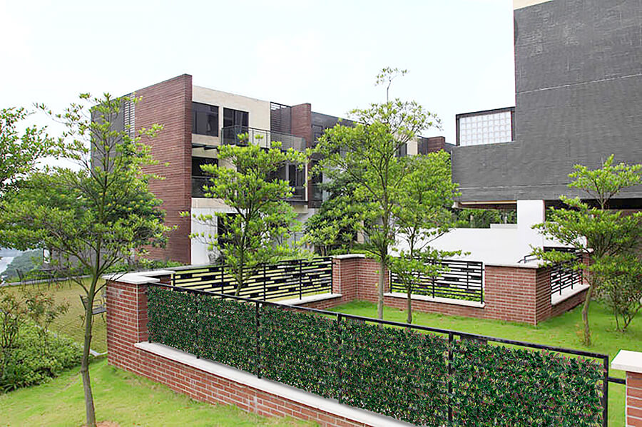 Definitive guide of buying artificial grass walls 5 artificial fence