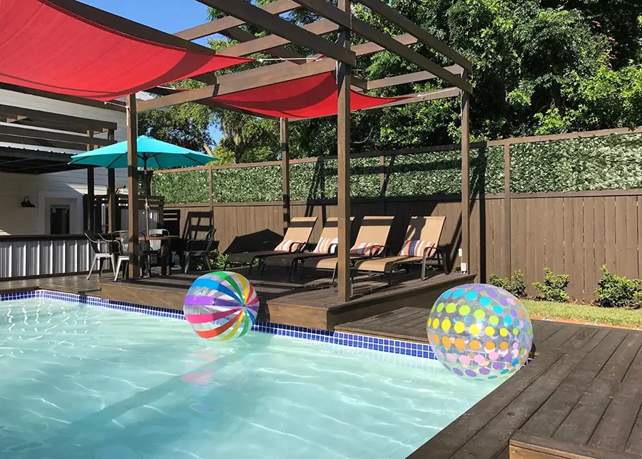 Backyard Privacy Screening Ideas: Artificial Greenery Panels 4 artificial hedge panels