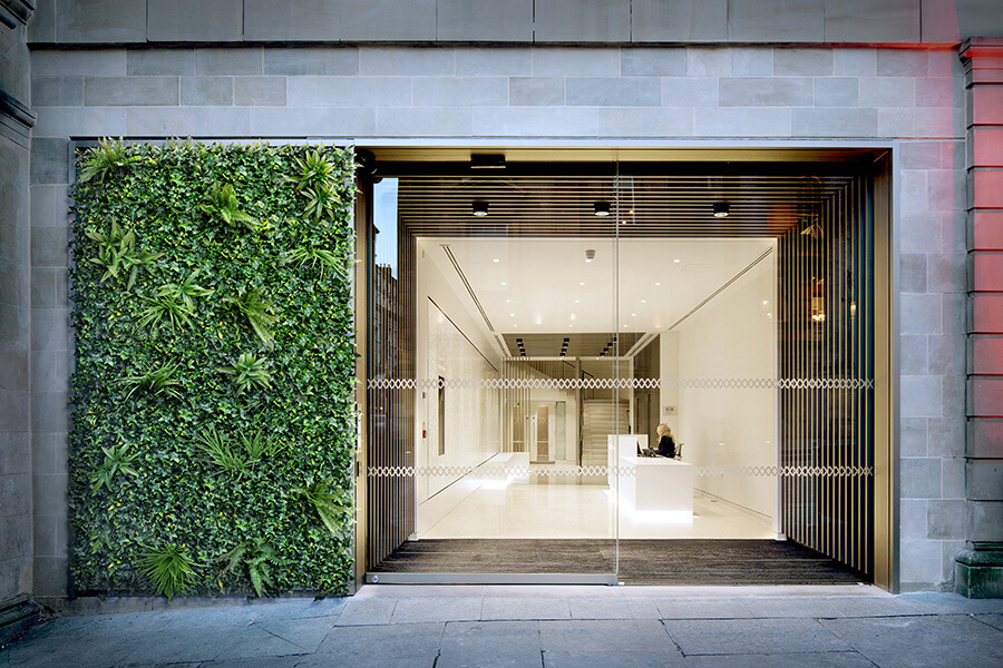 8 Benefits of Artificial Plant Walls in Commercial Spaces 2 artificial green wall