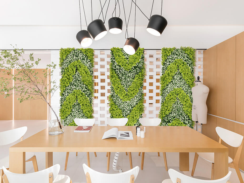 VERTICAL GARDEN WALL FOR INDOOR DECORATION