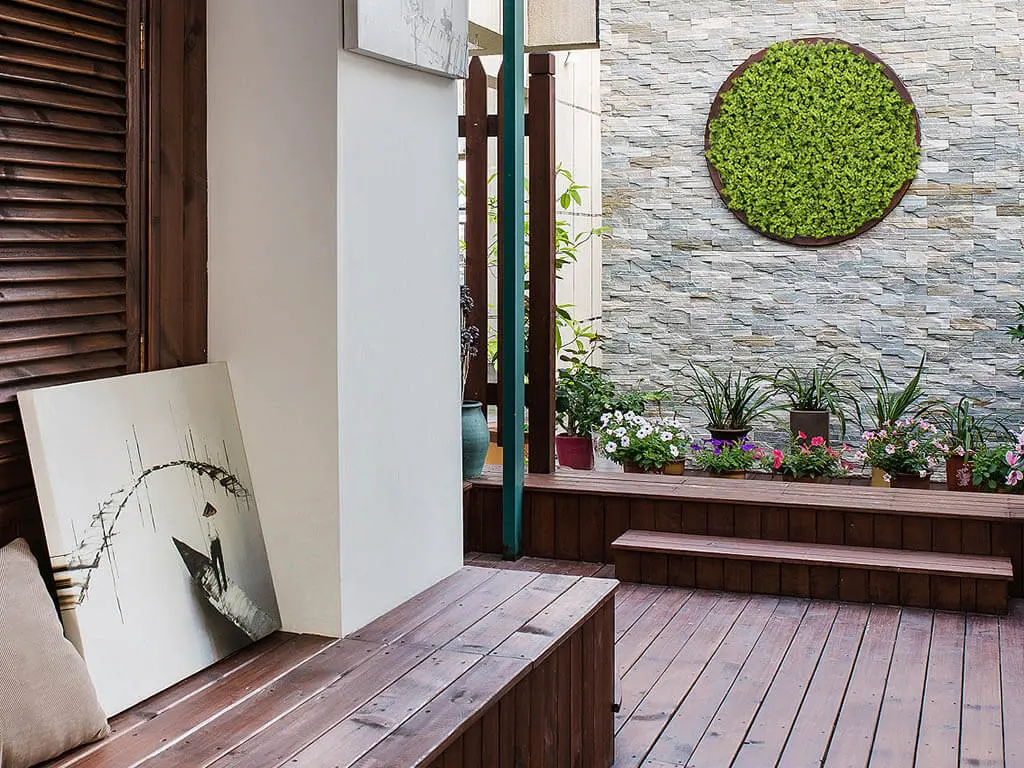 CREATE STUNNING FEATURE WALLS WITH ARTIFICIAL HEDGE PANELS 1 Create stunning feature walls with artificial hedge panels