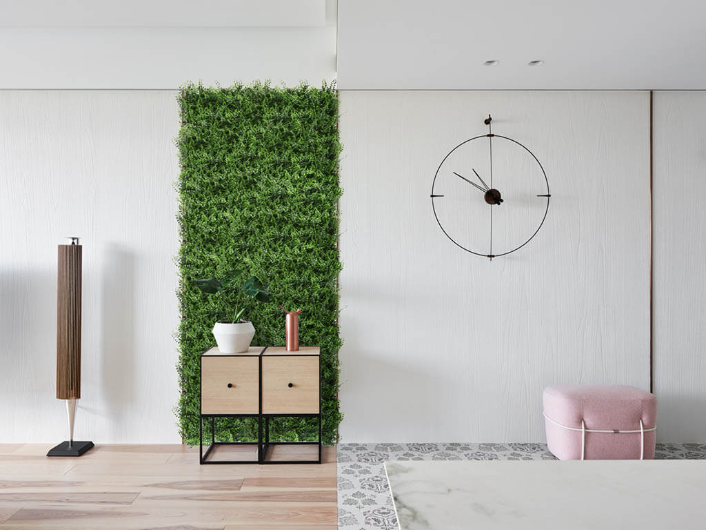 FAUX GREENERY WALL