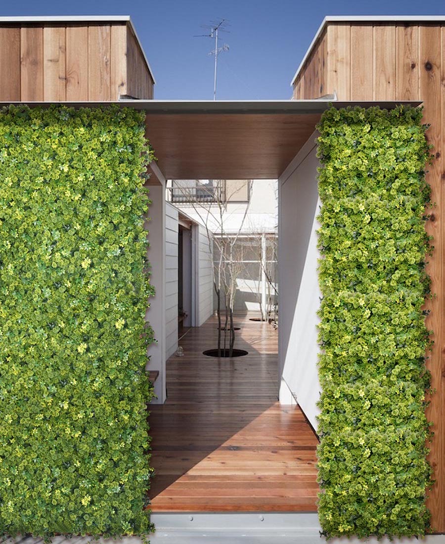 2.Green Wall for Home Entrance