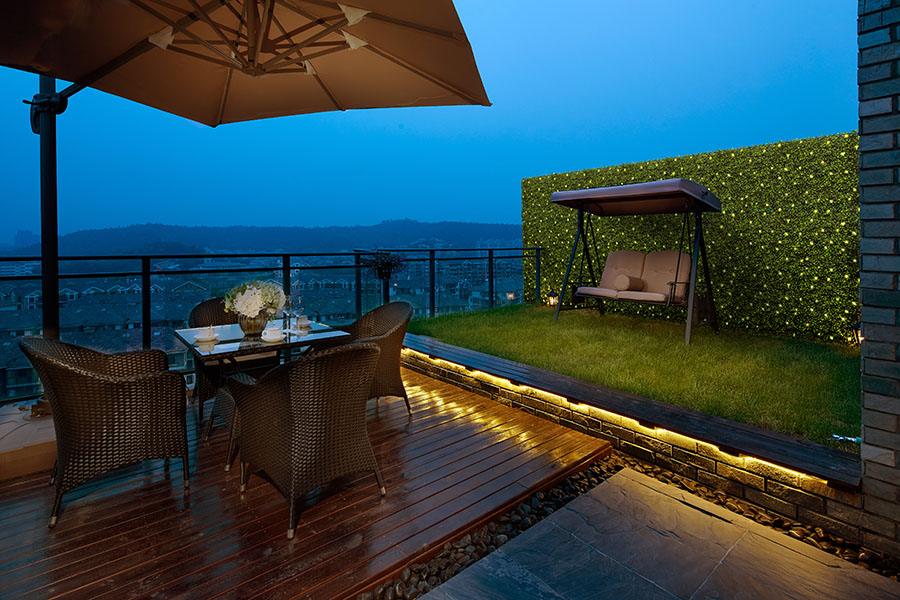 Is it OK to put fake plants outside? 5 artificial hedge wall