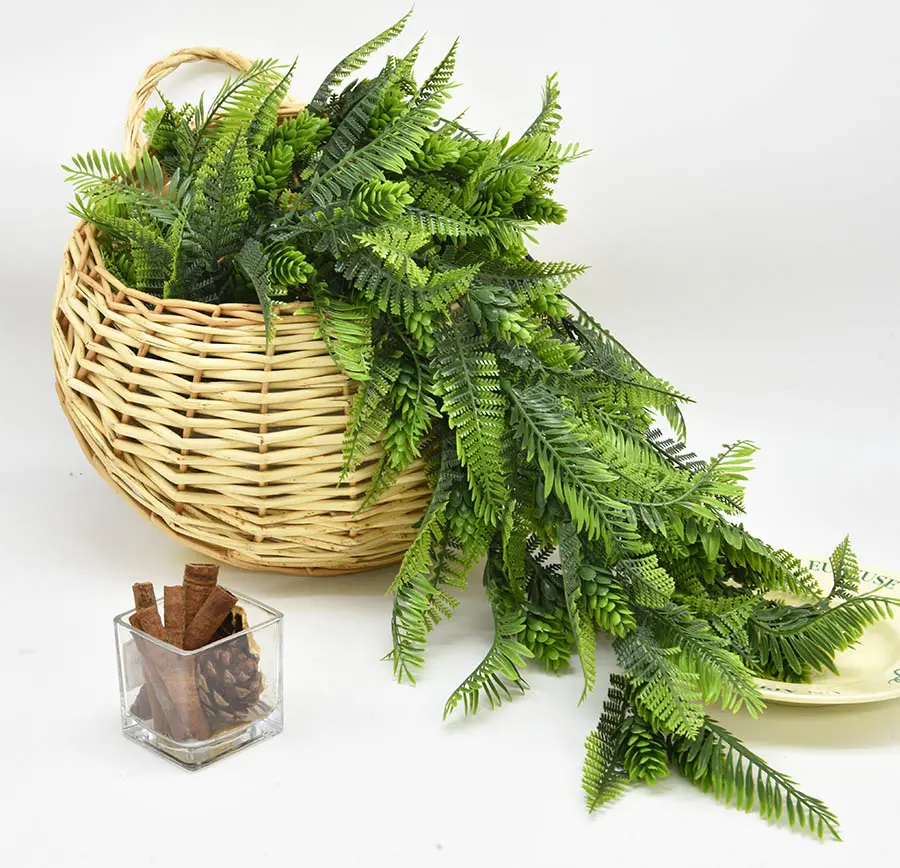 What Are the Best Artificial Plants for Outdoors? 3 Artificial vines