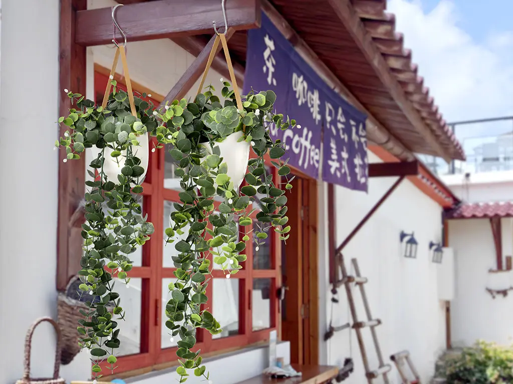 ARTIFICIAL HANGING VINES FOR CAFE DECORATION 1 ARTIFICIAL HANGING VINES FOR CAFE DECORATION