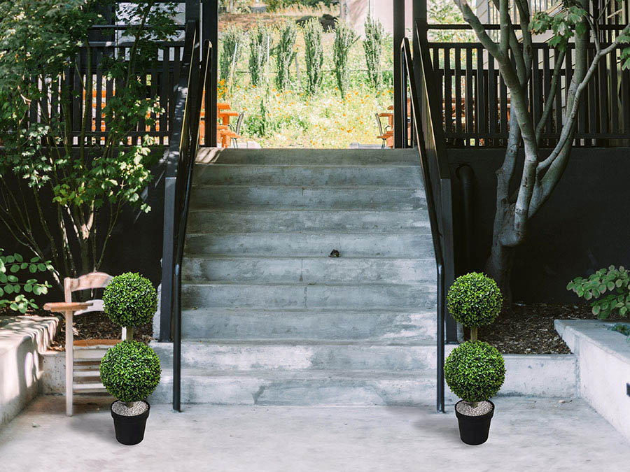 artificial topiary